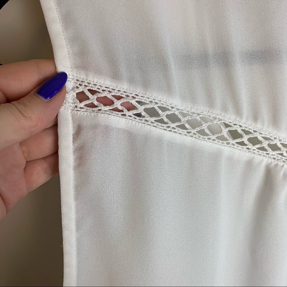 NWOT Sleeveless Button Front Blouse - Picture 2 of 5